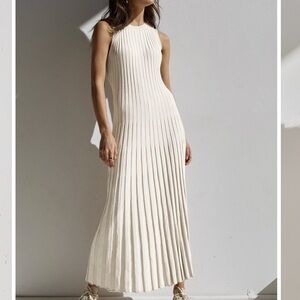 Commense cream coloured knit pleated sleeveless dress